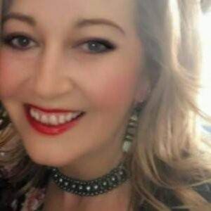 Meet your Posher, Deborah